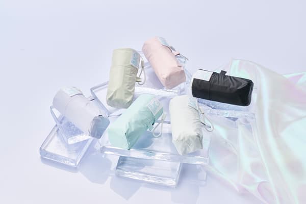 Manual opening compact umbrella - white