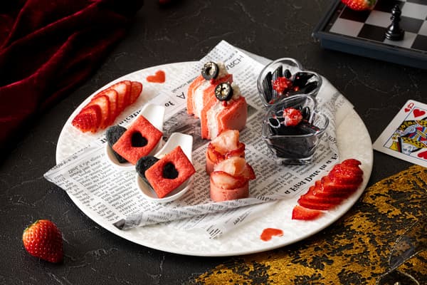 Imagen Salada del Juego de Té de la Tarde de Fresas Amarin - Fiesta de Té de la Reina de Corazones