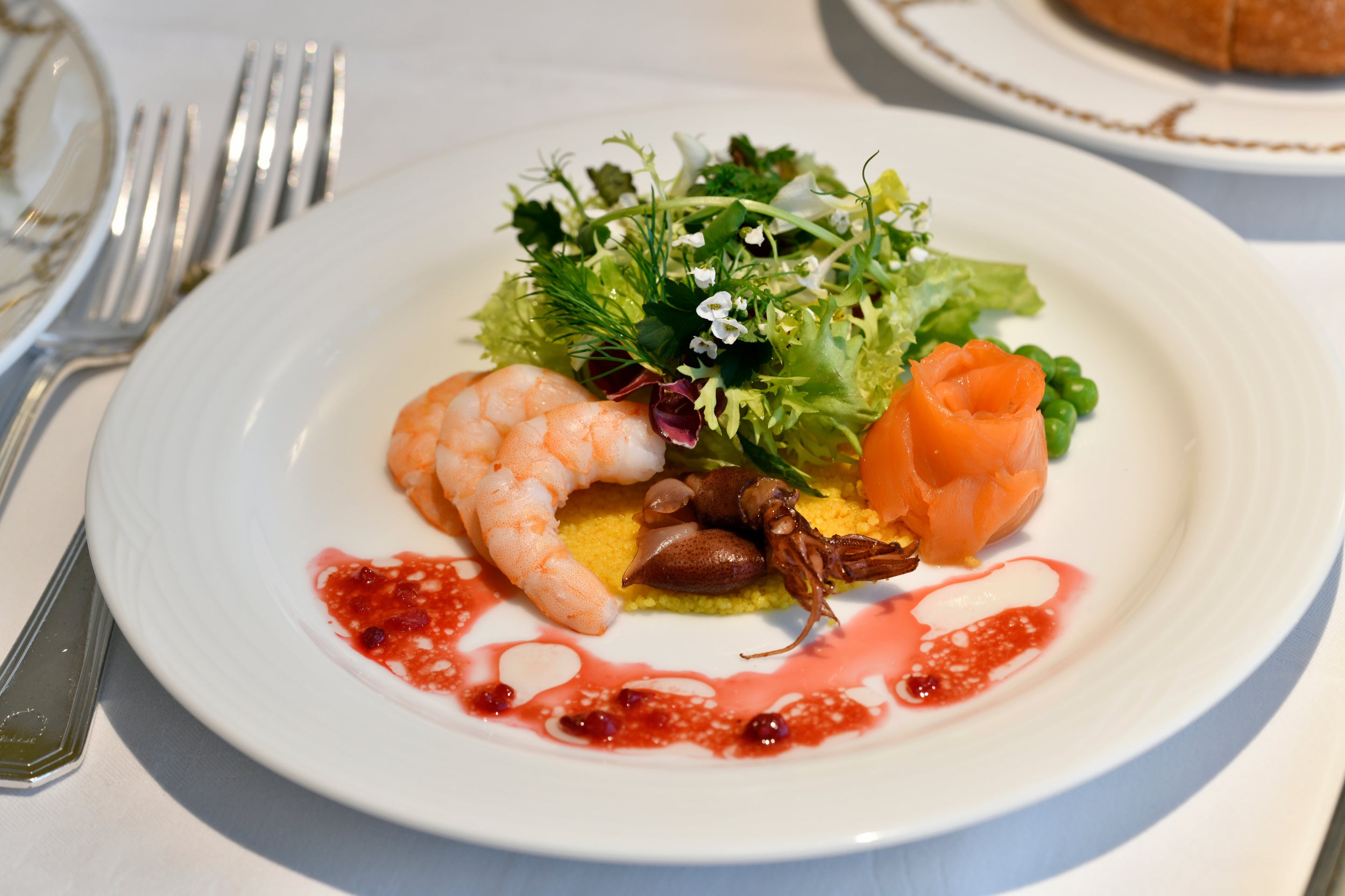 Garden Salad with Seafood and Raspberry Dressing