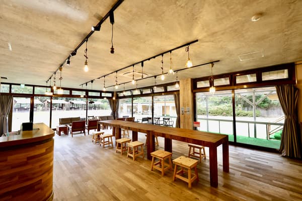 Acogedor espacio de cafetería