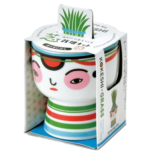 02 Bouzu - An energetic and mischievous kid with red-painted eye areas. The colorful striped kimono recalls traditional lathe patterns, creating a playful atmosphere that brings joy just by looking at it.