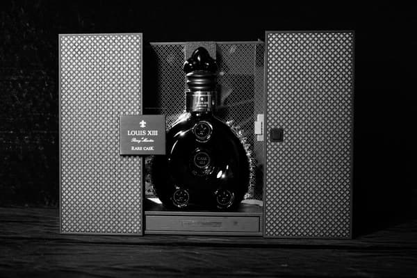 Lot 77 Rare Cask 42.1: 2,600,000 yen (lower estimate) to 3,600,000 yen