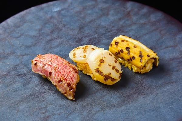 Sushi aburi japonés tradicional «Surtido Aburi Premium»