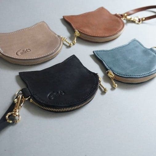 고양이 테마 가죽 아이템