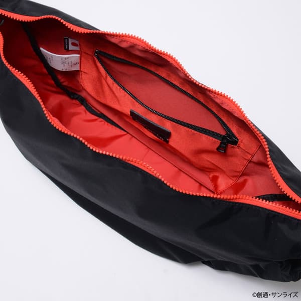 STRICT-G MSPC Mobile Suit Gundam Bolso de hombro M Char Aznable - Primer plano