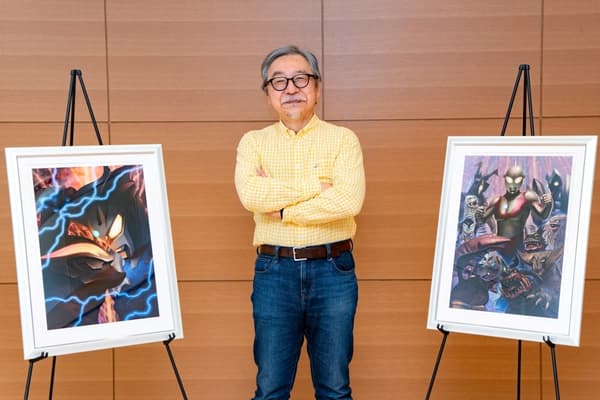 Yuji Kaida and the two original replica artworks