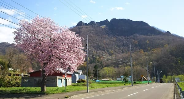 Monte Hakkenzan en primavera