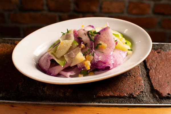 Ensalada de sal de koji de rábano almacenado en hielo