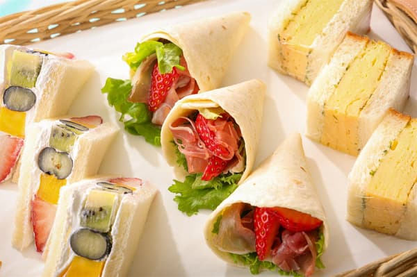 Strawberry and Prosciutto Tortilla (center)