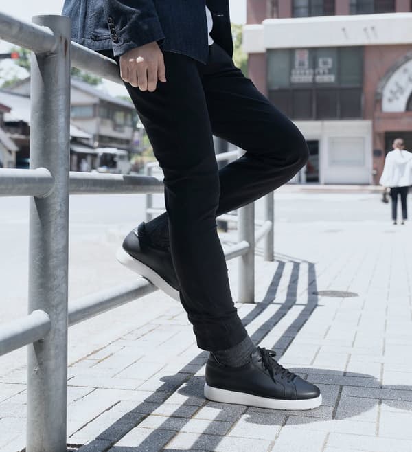 Style-up sneakers in wear