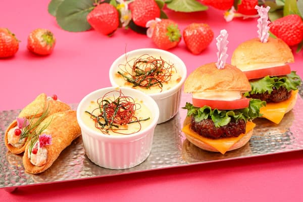 Tea stand bottom tier