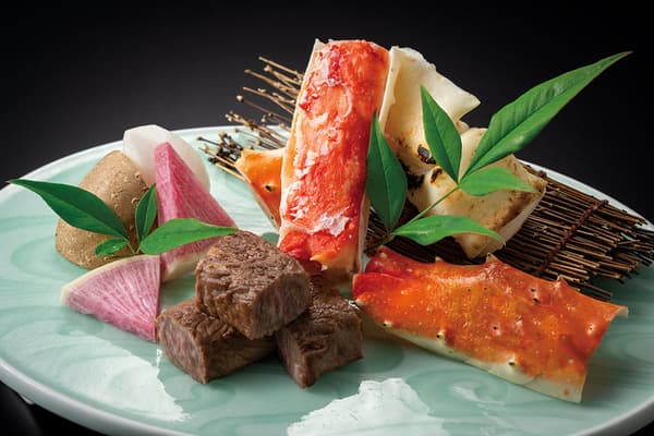 Cangrejo real a la parrilla con textura gruesa y elástica