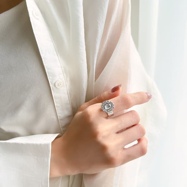 Detalle del Anillo de Piedra Octogonal