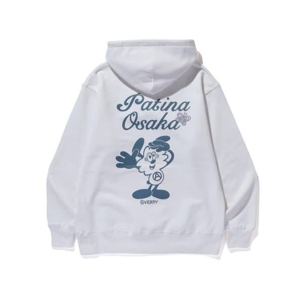 เสื้อสเวตเตอร์มีฮู้ดสีขาวด้านหลัง