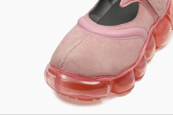 JEWELRY x SCULPTURE02 | HEARTLESS PINK closeup