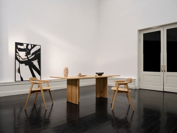 axo round dining table