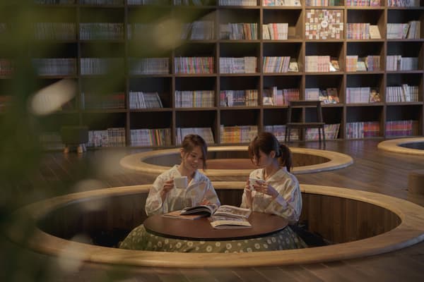 Ofuro Cafe Hakuju no Yu interior lounge