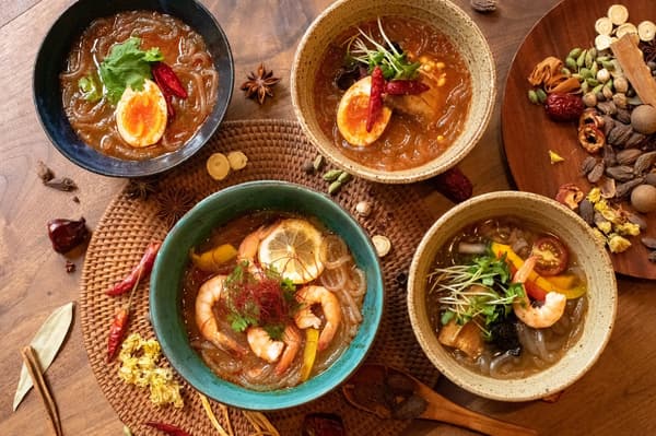 แนวคิด Ishoku-dogen (อาหารเป็นยา) ที่ Itadaki Malatang