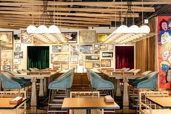 여유로운 주말 점심에 완벽한 넓은 인테리어