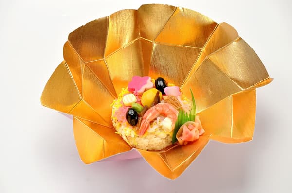 간다 묘진시타 미야비 히나 치라시