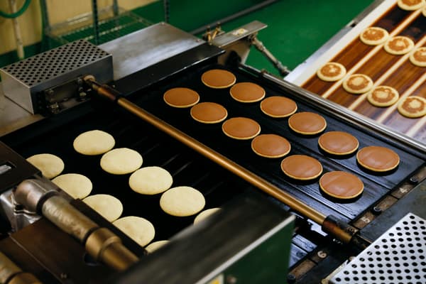 Dorayaki con relleno de pasta de frijoles