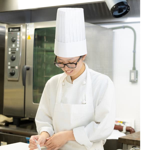 Pastry Chef Akari Iwagami