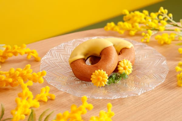 快乐黄色烤甜甜圈