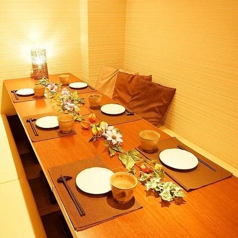 Private room seating at Hananeya (2)