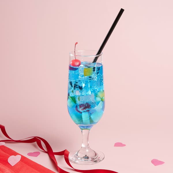 Refresco de ponche de frutas estilo vitamina A de gato