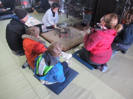 Grilled rice cakes by the hearth