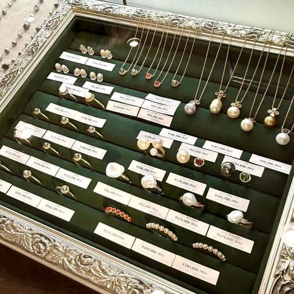 Joyería de perlas y corales