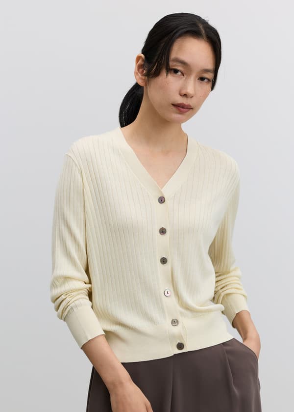 真丝宽罗纹 V 领开衫 (ECRU) ¥17,600