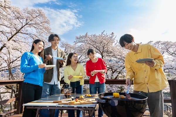 Hanami BBQ surrounded by cherry blossoms
