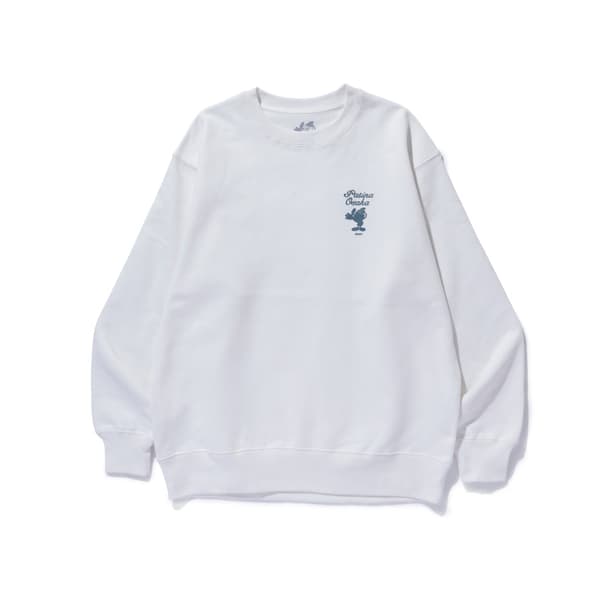 เสื้อสเวตเตอร์คอกลมสีขาวด้านหน้า