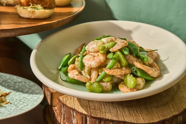 กุ้งหยกผัดกับซอสโหระพา