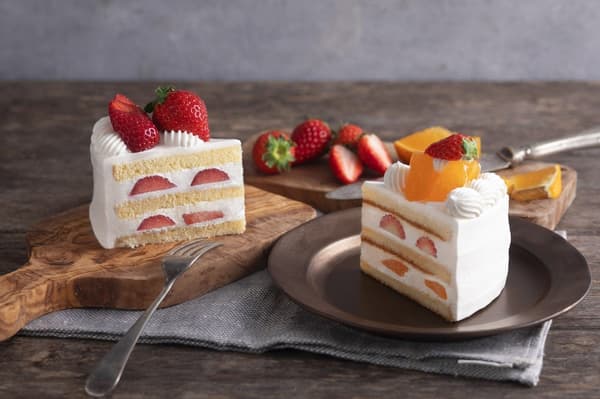 EA Gran spring strawberry cakes