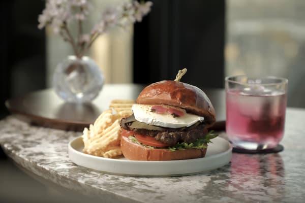 Sakura Hanami Burger