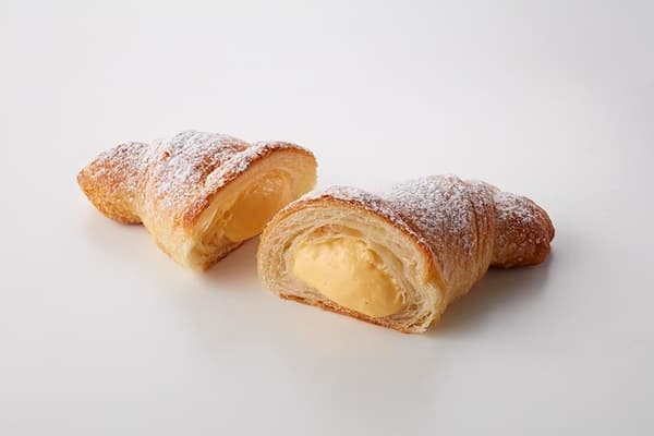 Croissant Krim Custard — 450 yen (belum termasuk pajak)
