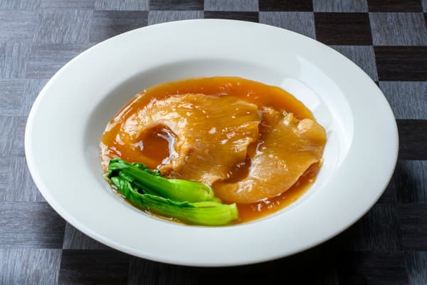 Aleta de tiburón estofada