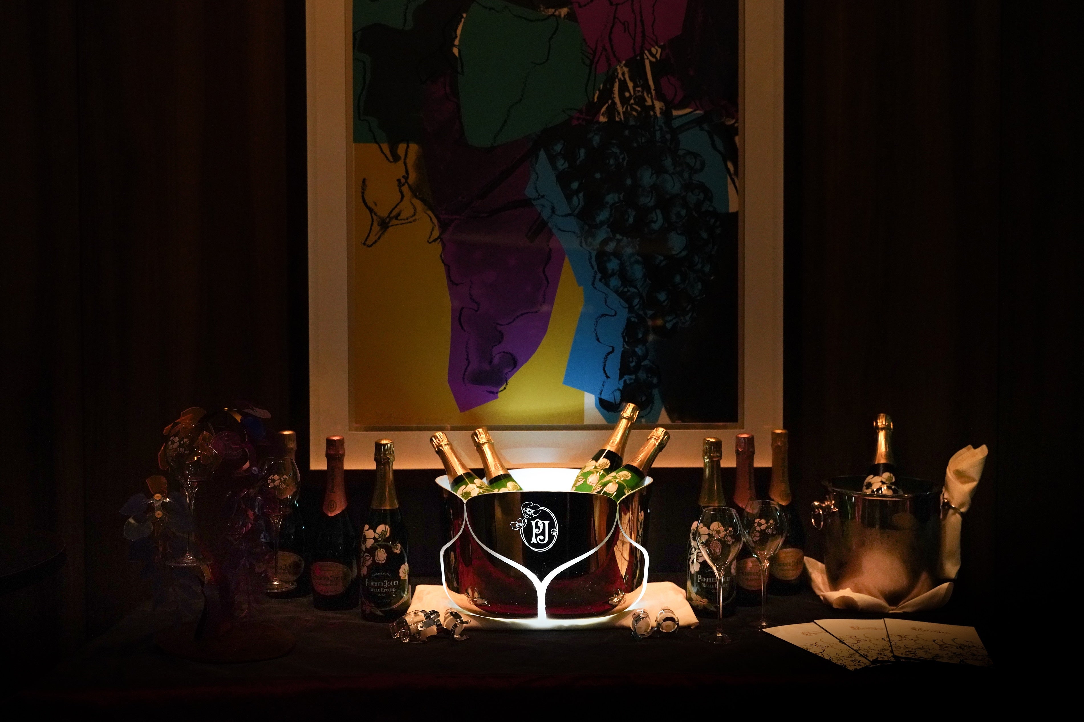 Elegant champagne service