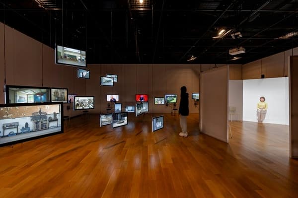 51 Minutes and 13 Years video installation