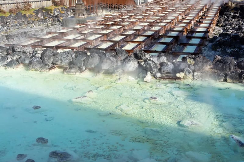 Yubatake (湯畑)