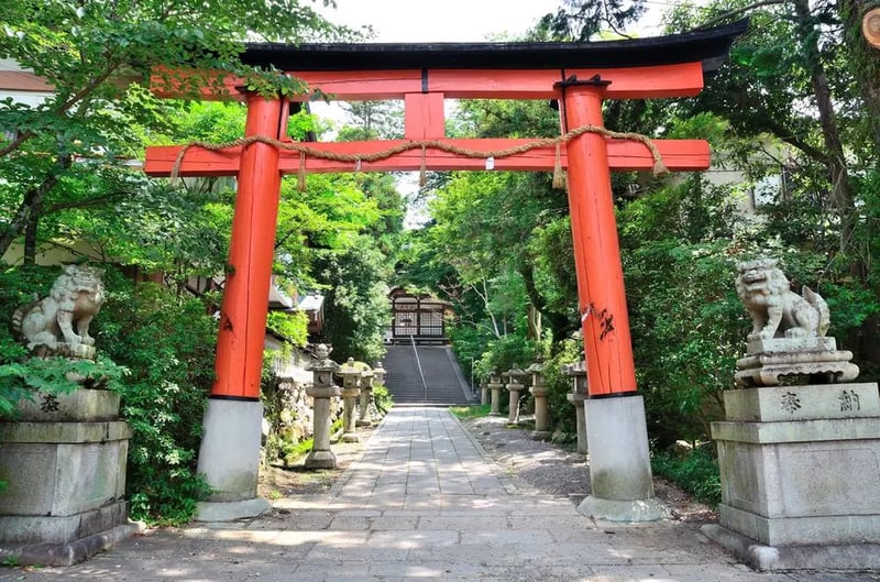 Uji-jinja Shrine(宇治神社)