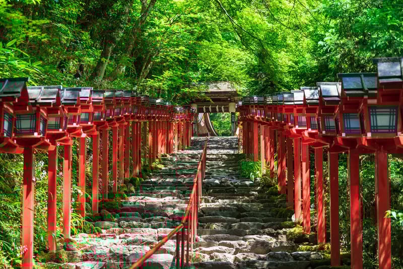 Kifune-jinja Shrine (貴船神社)