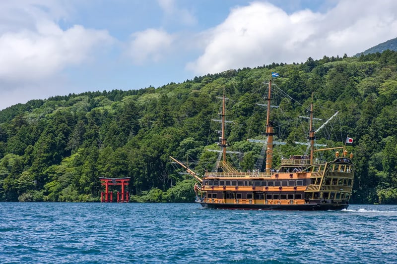 Hakone Sightseeing Cruise