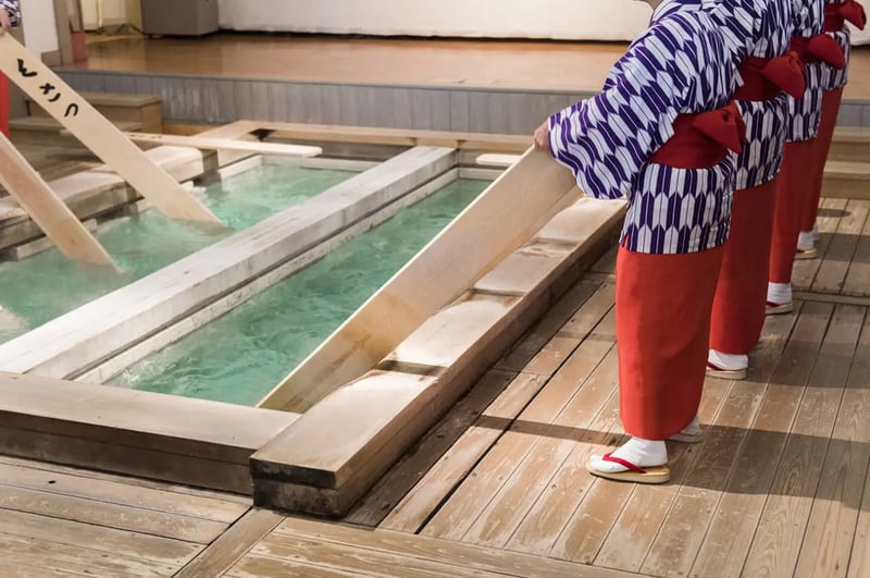 Yumomi (湯もみ)