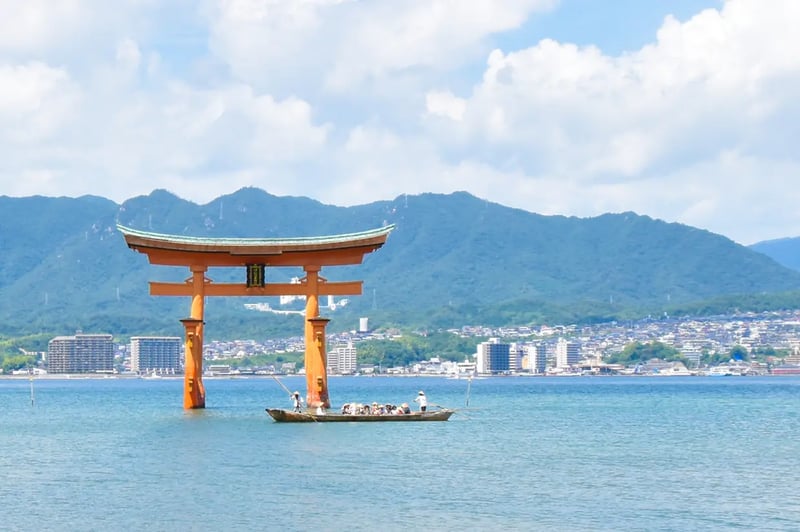Otorii Gate and Boat