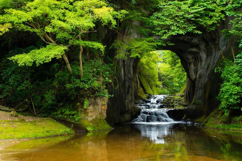 Kameiwa Cave(Turtle Rock Cave)