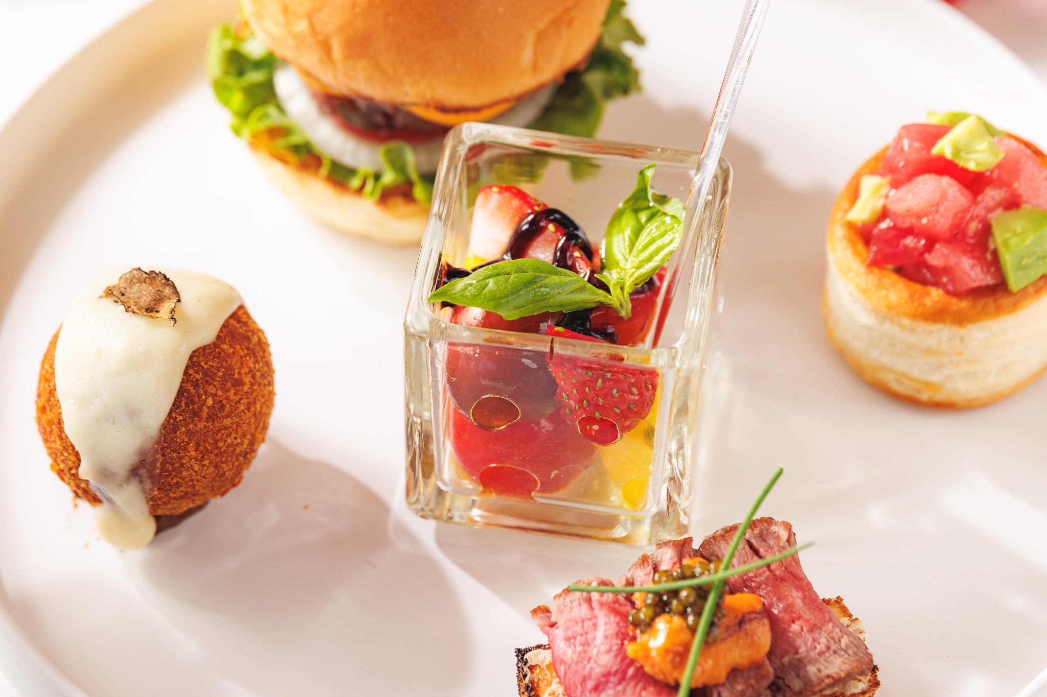 搭配香醋的草莓卡普雷塞