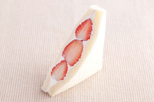 Premium Bread Sandwich (Strawberry)